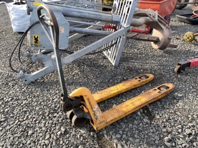 Jungheinrich pallet truck