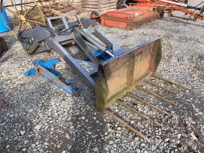 Grays front end loader brackets to suit Ford 6640