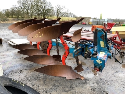 4 furrow reversible overin plough