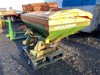 Amazone fertiliser sower with cover