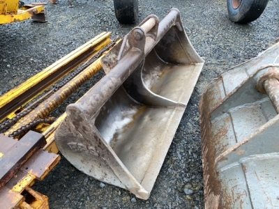 6ft sheugh bucket 65mm pins for 13tn digger