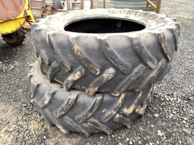 2x 520-70-R38 rear tractor tyres