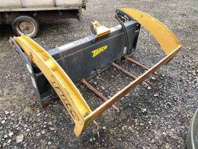 Tanco bale shear grab with euro brackets