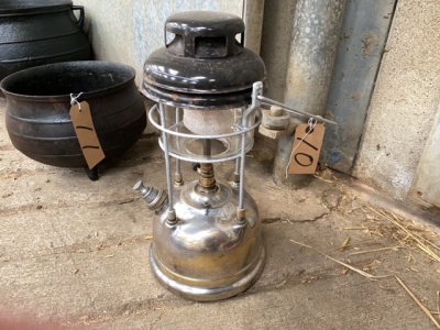 Tilly lamp