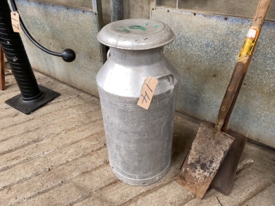 Creamery can with lid
