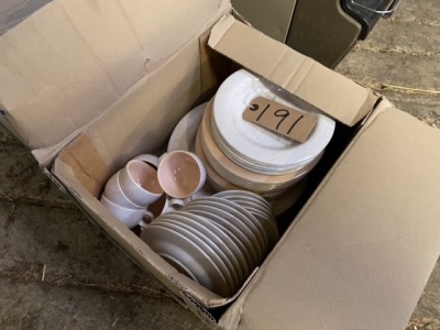 Hornsea china, half coffee cups, 6 side plates, 6 dinner plates, 1 casserole dish, teapot, sugar bowl. milk jug, half tea cups, coffee pot, 6 desert bowls, 6 soup bowls, 1 serving plate