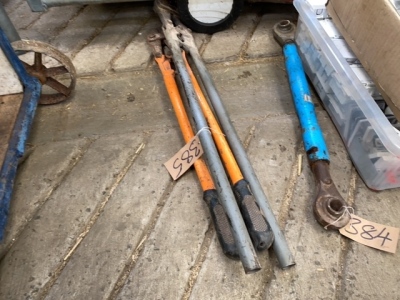 2 x sets of bolt cutters