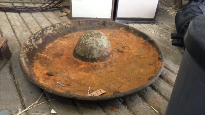 Pig feeder
