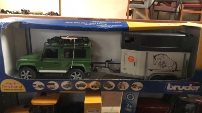 Bruder Land Rover and trailer