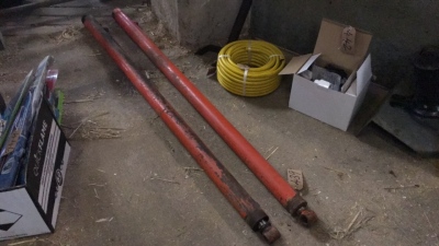 2 5ft rams
