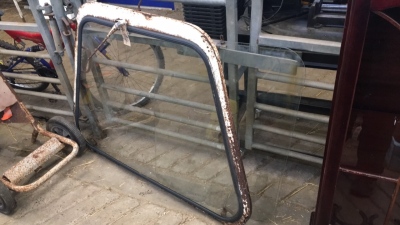 2 Windows for JCB 3C 1n Cab