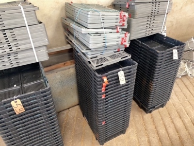 25 x plastic crates with lids