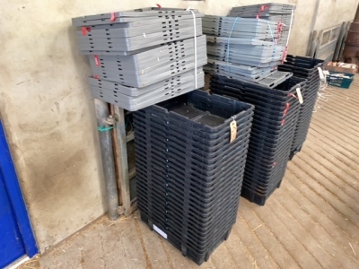 25 x plastic crates with lids