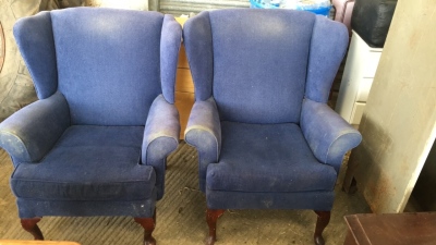 2 x blue arm chairs for up style