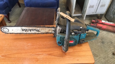 Mikita chainsaw