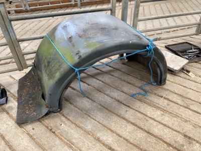 Pair of lorry mud guards