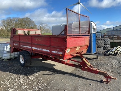 JF manure spreader av4000, 2 new tyres