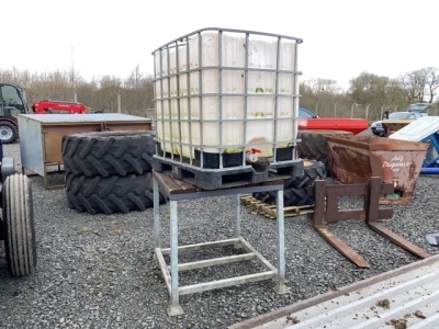 1000 ltr Cube on Galv Stand been used for water