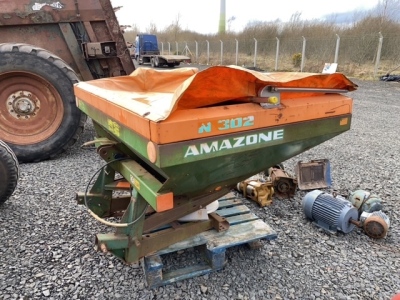 Amazone 902 sower with cover no shaft