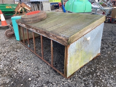 8 ft creep feeder with expanded metal floor