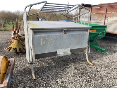 Calf creep feeder