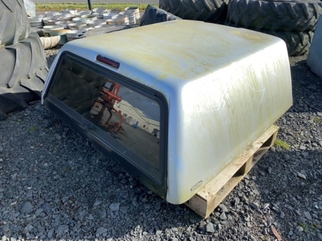 Nissan Navara canopy with brake light 2010