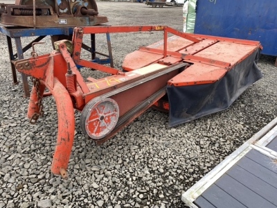 Duetz Fahr drum mower with shaft