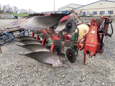 Kvernland 4 furrow reversible plough spring release