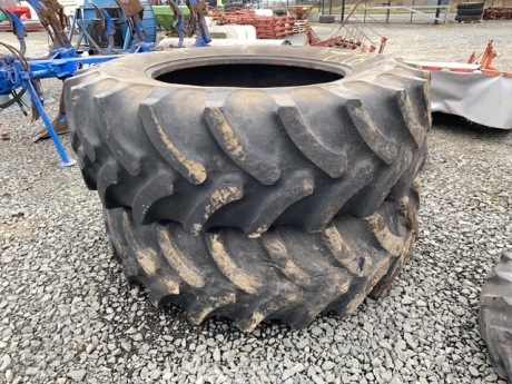 2 x Firestone 20.8-38 tyres 20% grip