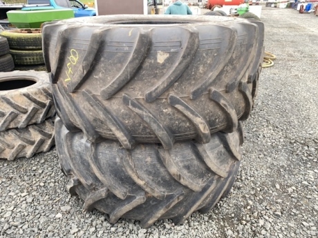 2 x 800 30.5-32 tyres 50% tyre