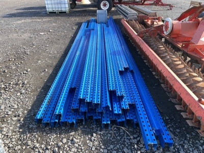 33 x lengths of pallets racking uprights, 14 x 10-14ft and 19 x 15-20ft