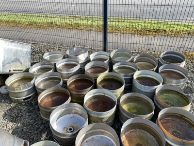 19 x half beer kegs