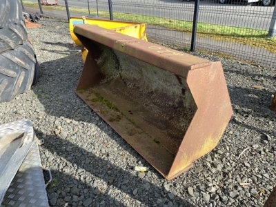 JCB front digger bucket