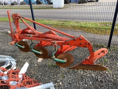 Kvernland 3 furrow plough
