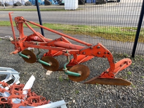 Kvernland 3 furrow plough