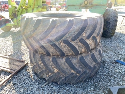 2 x tyres 600-65-38