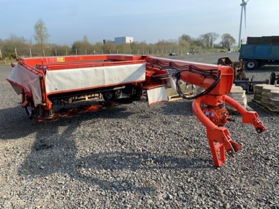 10ft Kuhn 302G mower conditioner ready for field with shaft