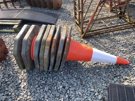 8 x traffic cones