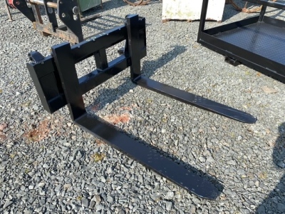 Euro bracket pallet forks