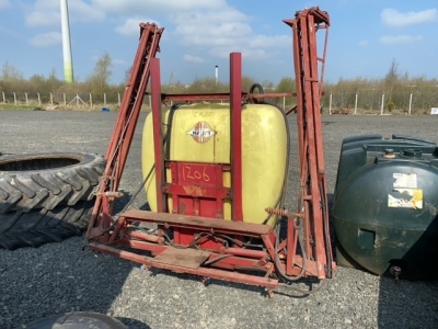 Hardi 1000L 12m booms hydraulic used this year with shaft