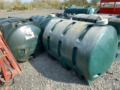 2 x Oil tanks