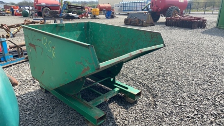 Tipping skip very tidy