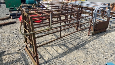 3 x farrowing crates