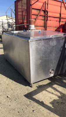 Darl-kool 1450L bulk tank used recently replaced with bigger tank