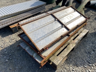 Ramps for trailer