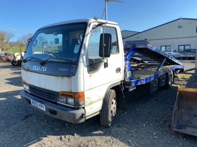 2003 Izusu recovery lorry, KE03 YPY, burst brake pipe and oil leak at sump but driving well, engine and gear box and book end good