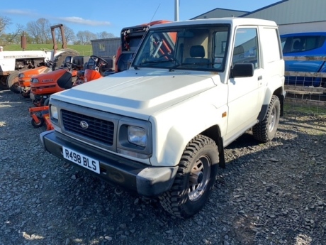 1998 Daihatsu 4 track 2765cc, 190,000 miles, No MOT, R498 BLS, water pump and battery needs attention