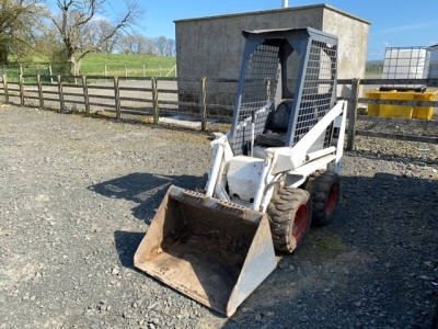 Bobcat, going well, turn key and hold on for 10s to heat engine, revsat right hand leg when started, turn key on again to engage drive, piped for grab, 3rd service, works from the middle foot peddle