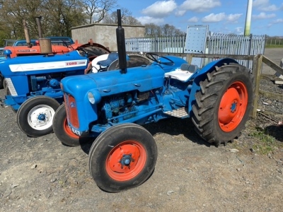 Fordson Dexta live drive tractor, no taxbook