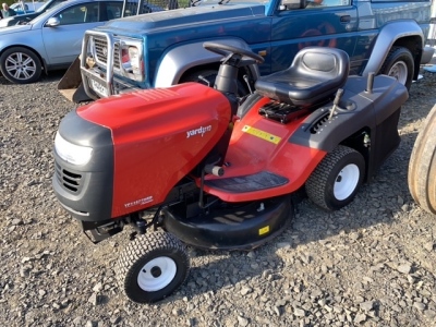 Yard Pro ride on lawnmower, Briggs and Stratton engine, as new condition only used for 1 season, key in office